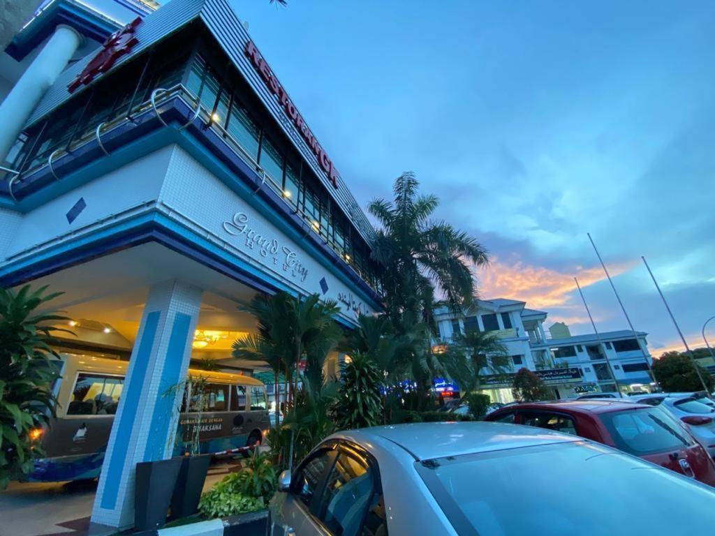 Grand City Hotel Bandar Seri Begawan Buitenkant foto