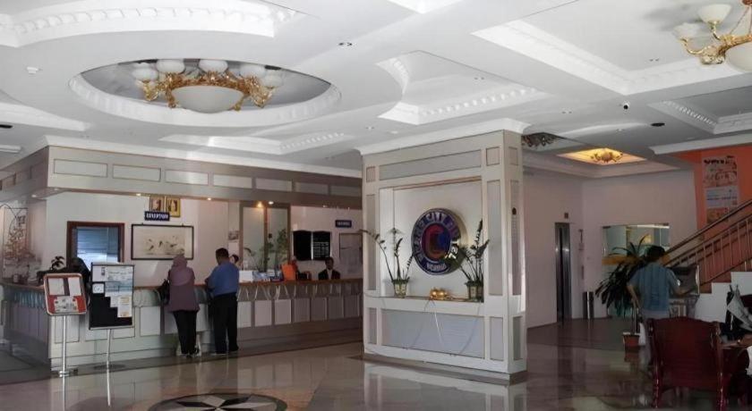 Grand City Hotel Bandar Seri Begawan Buitenkant foto